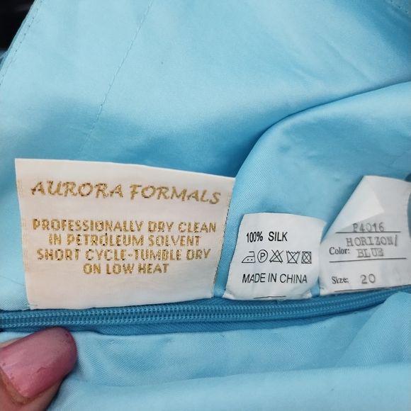 Aurora Formals Gown size 20 (reposhed) Blue hombre effect w/ iridescent beads - Picture 3 of 16